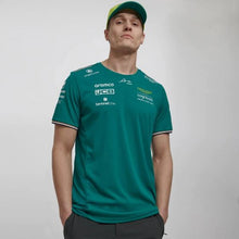 Cargar imagen en el visor de la galería, Camiseta + Gorra Aston Martin F1 2023